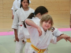 Die Jugendgruppe ist mit voller Konzentration und Begeisterung beim Training